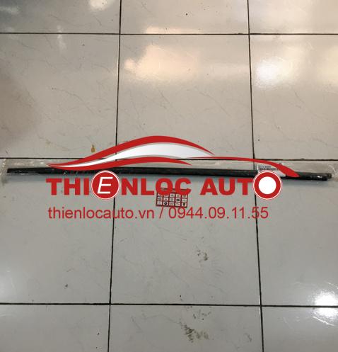 NẸP CHÂN KÍNH NGOÀI HYUNDAI I10 82210B4000 NẸP CHÂN KÍNH NGOÀI HYUNDAI I10