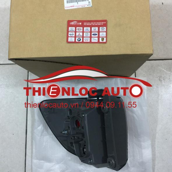 ĐÈN HẬU NGOÀI PHẢI TOYOTA FORTUNER 81551 0K190 ĐÈN HẬU NGOÀI PHẢI TOYOTA FORTUNER