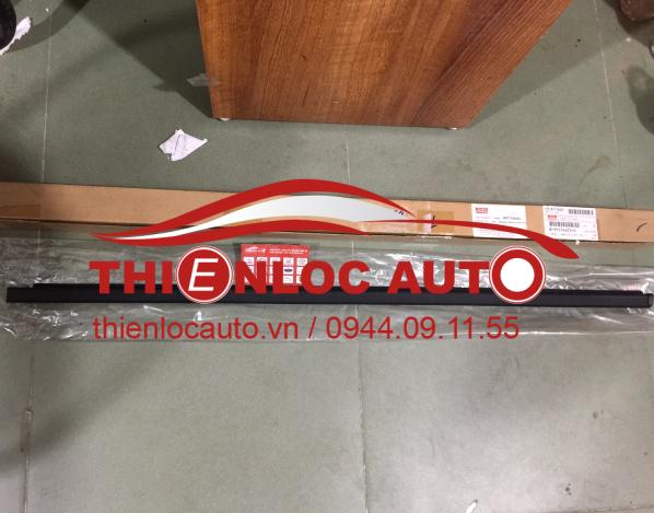 NẸP CHÂN KÍNH TRONG TRƯỚC ISUZU HILANDER 8971744240 NẸP CHÂN KÍNH TRƯỚC ISUZU HILANDER
