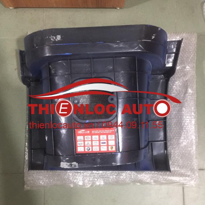 ỐP BẬC LÊN XUỐNG PHẢI THACO AUMAN C160 1B22084504014 ỐP BẬC LÊN XUỐNG THACO AUMAN C160