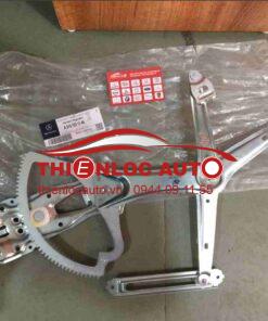 COMPA LÊN KÍNH TRƯỚC TRÁI MERCEDES E320