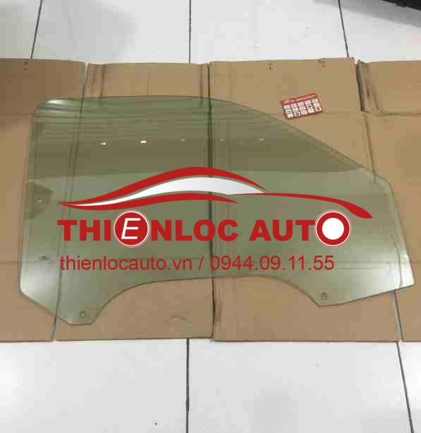 kính cánh cửa trước phải ford everest. kính cánh cửa trước phải ford everest