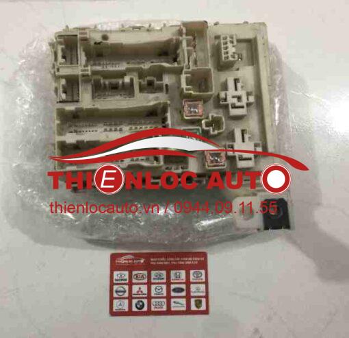 HỘP CẦU CHÌ TRONG XE TOYOTA ALTIS