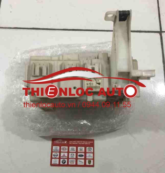 HỘP CẦU CHÌ TRONG XE TOYOTA VIOS HỘP CẦU CHÌ TRONG XE TOYOTA ALTIS