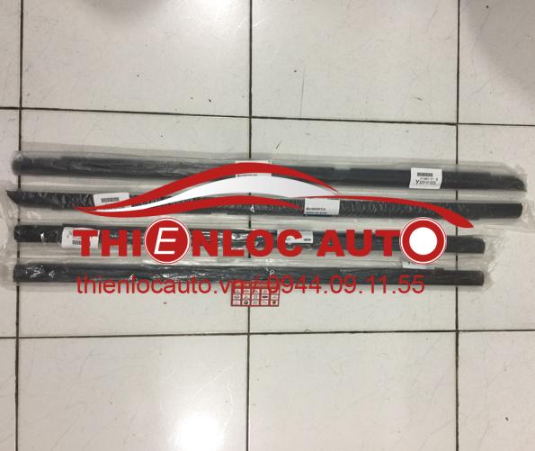 NẸP CHÂN KÍNH FORD LASER B25D 50 660A NẸP CHÂN KÍNH FORD LASER