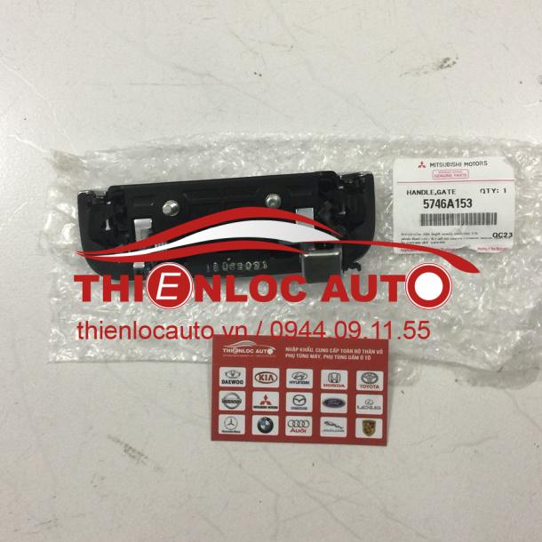 TAY MỞ NẮP THÙNG MITSUBISHI TRITON 5746A153 TAY MỞ NẮP THÙNG MITSUBISHI TRITON