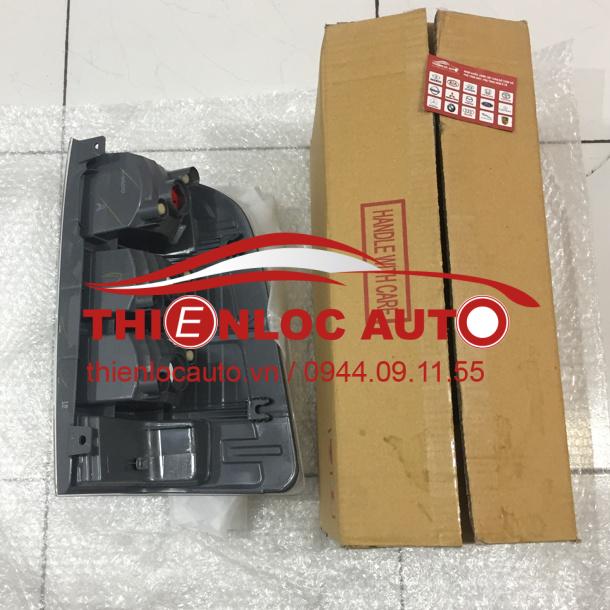 ĐÈN HẬU LÁI FORD RANGER 2010 UD2D 51 180C ĐÈN HẬU LÁI FORD RANGER 2010