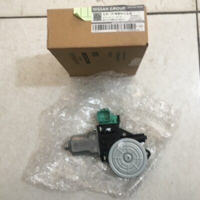 MÔ TƠ LÊN KÍNH NISSAN NAVARA