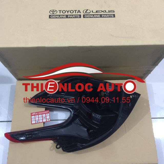 ĐÈN HẬU PHẢI TOYOTA YARIS 81561 0D460 ĐÈN HẬU PHẢI TOYOTA YARIS