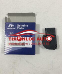 CẢM BIẾN CHÂN GA HYUNDAI COUNTY