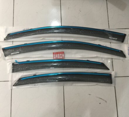 VÈ CHE MƯA HYUNDAI ACCENT