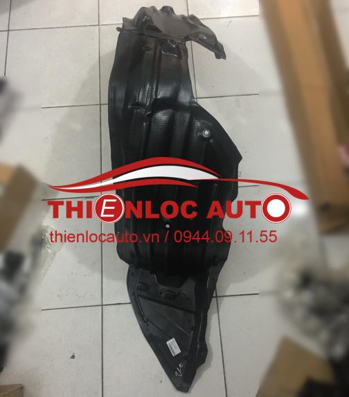 CHẮN BÙN LÒNG DÈ MAZDA 3 BKC3 56 130 CHẮN BÙN LÒNG DÈ MAZDA 3