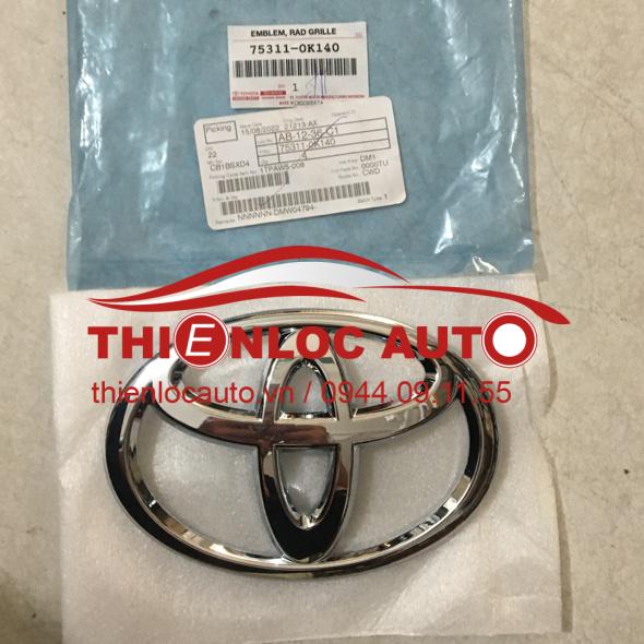 BIỂU TƯỢNG CA LĂNG TOYOTA INNOVA 75311 0K140 BIỂU TƯỢNG CA LĂNG TOYOTA INNOVA