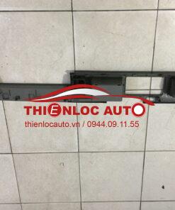 TÁP LÔ DƯỚI TOYOTA HIACE