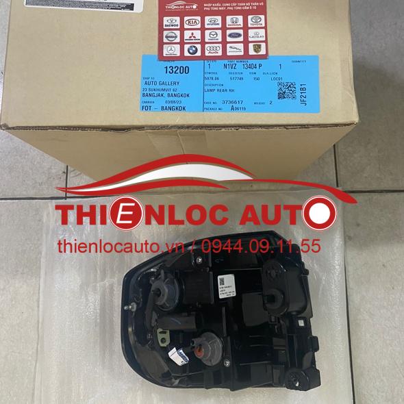 ĐÈN HẬU NGOÀI FORD EVEREST 2022 N1VZ 13404 P ĐÈN HẬU NGOÀI FORD EVEREST 2022