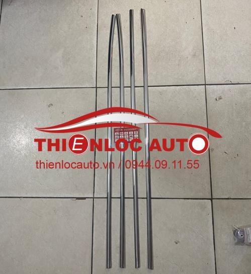 ỐP NẸP CHÂN KÍNH HYUNDAI ACCENT ỐP NẸP CHÂN KÍNH HYUNDAI ACCENT