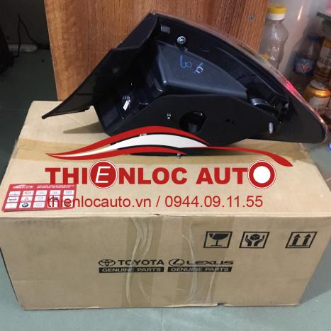 ĐÈN HẬU TRÁI TOYOTA CAMRY CHÍNH HÃNG 81561 06880 ĐÈN HẬU TOYOTA CAMRY CHÍNH HÃNG