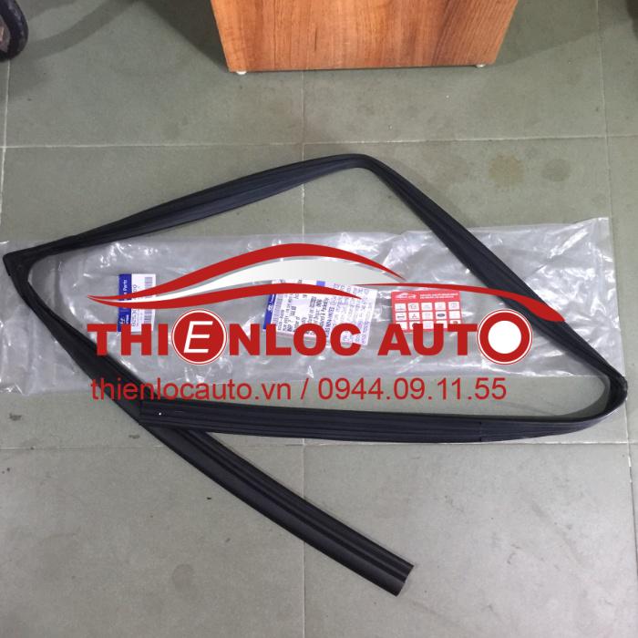 GIOĂNG TRƯỢT KÍNH TRƯỚC TRÁI HYUNDAI I10 82530-B4000 GIOĂNG TRƯỢT KÍNH TRƯỚC HYUNDAI I10