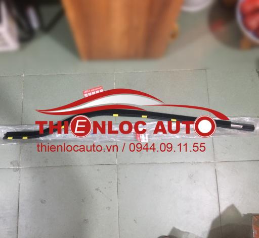 NẸP CHÂN KÍNH PHẢI KIA K200 NẸP CHÂN KÍNH PHẢI KIA K200
