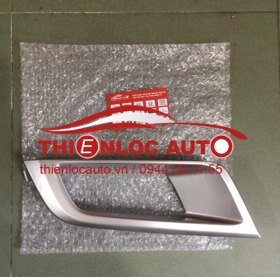 ỐP ĐÈN GẦM (CẢN) PHẢI FORD RANGER NẮP ĐÈN GẦM FORD RANGER