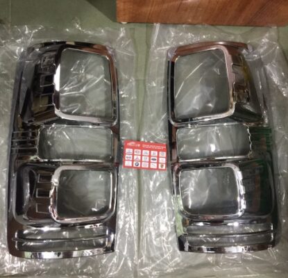 ỐP MẠ ĐÈN HẬU CHEVROLET COLORADO