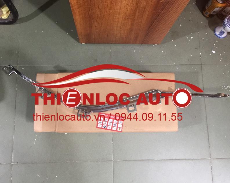 ỐP (NẸP) MẶT CA LĂNG PHẢI MAZDA 3 BKC3 507K1 ỐP MẠ CA LĂNG MAZDA 3
