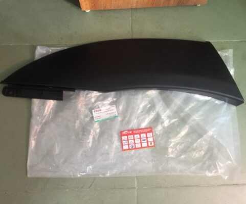 ỐP PHỒNG HÔNG XE MIẾNG SAU TOYOTA FORTUNER