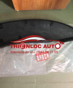ỐP PHỒNG HÔNG XE MIẾNG SAU TOYOTA FORTUNER