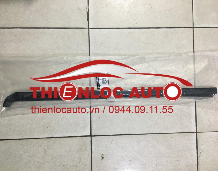NẸP CHÂN KÍNH MAZDA BT50 UR56 50 6500 NẸP CHÂN KÍNH MAZDA BT50