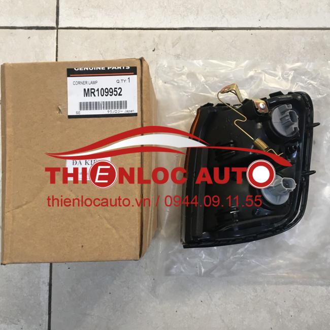 XI NHAN PHẢI MITSUBISHI PAJERO MR109952 XI NHAN PHẢI MITSUBISHI PAJERO
