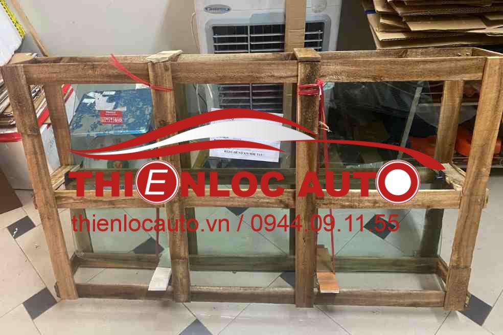 KÍNH CHẮN GIÓ TRƯỚC SUZUKI 5 TẠ KÍNH CHẮN GIÓ TRƯỚC SUZUKI 5 TẠ