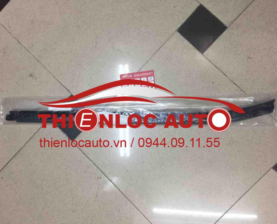 NẸP CHÂN KÍNH NGOÀI SAU PHẢI FORTUNER.. NẸP CHÂN KÍNH NGOÀI SAU PHẢI FORTUNER